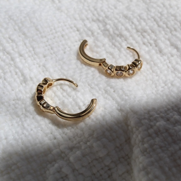 Dainty Gold Hoop Earrings with Simulated Gem Filled Hearts - Picture 3 of 3